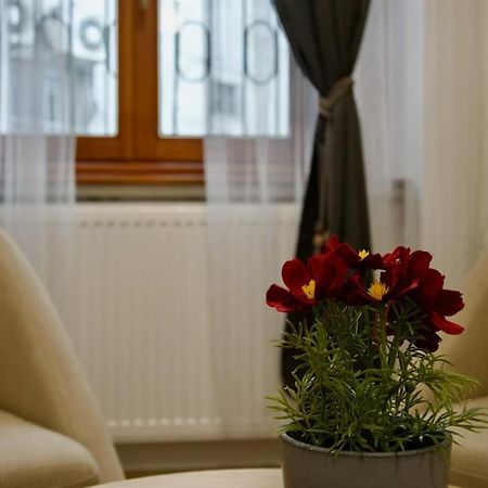 Standard Apartment By Hi5- Podmaniczky Street Budapest Exterior photo